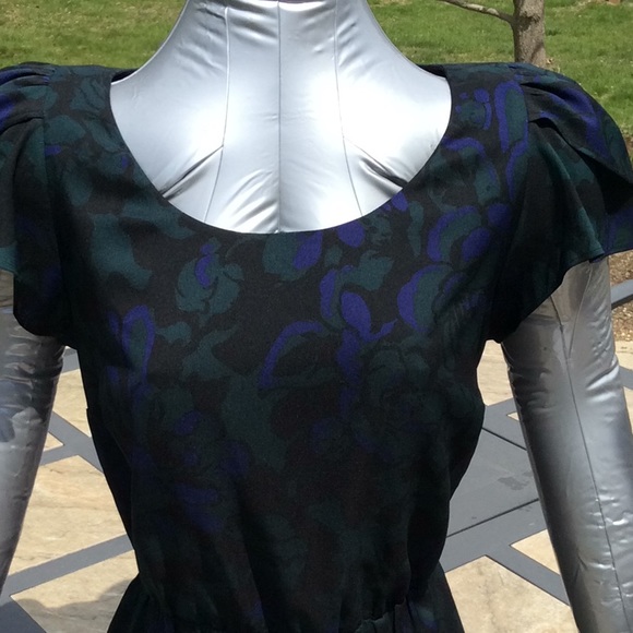 Pretty Black & Green Floral Flowy Dress by LOFT 6 - Picture 2 of 8